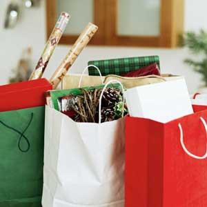 7 Ways Holiday Shoppers Plan to Save Money